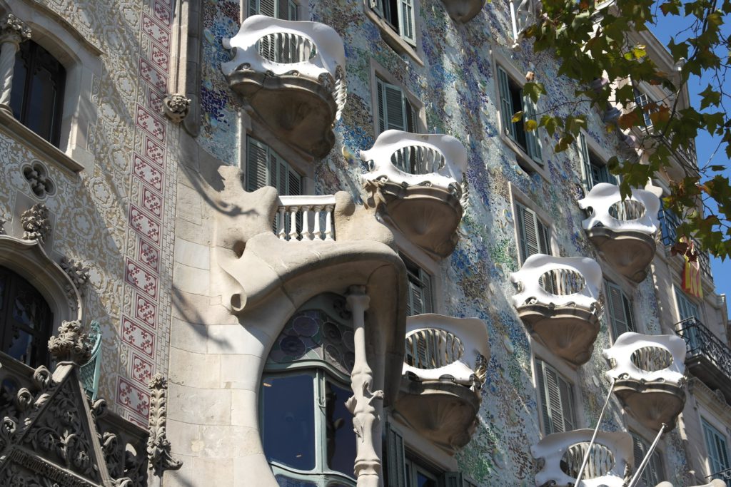 Достопримечательности Испании: Дом Мила в Барселоне