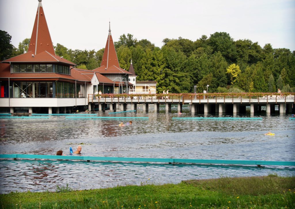 Венгрия: знаменитое озеро Хевиз