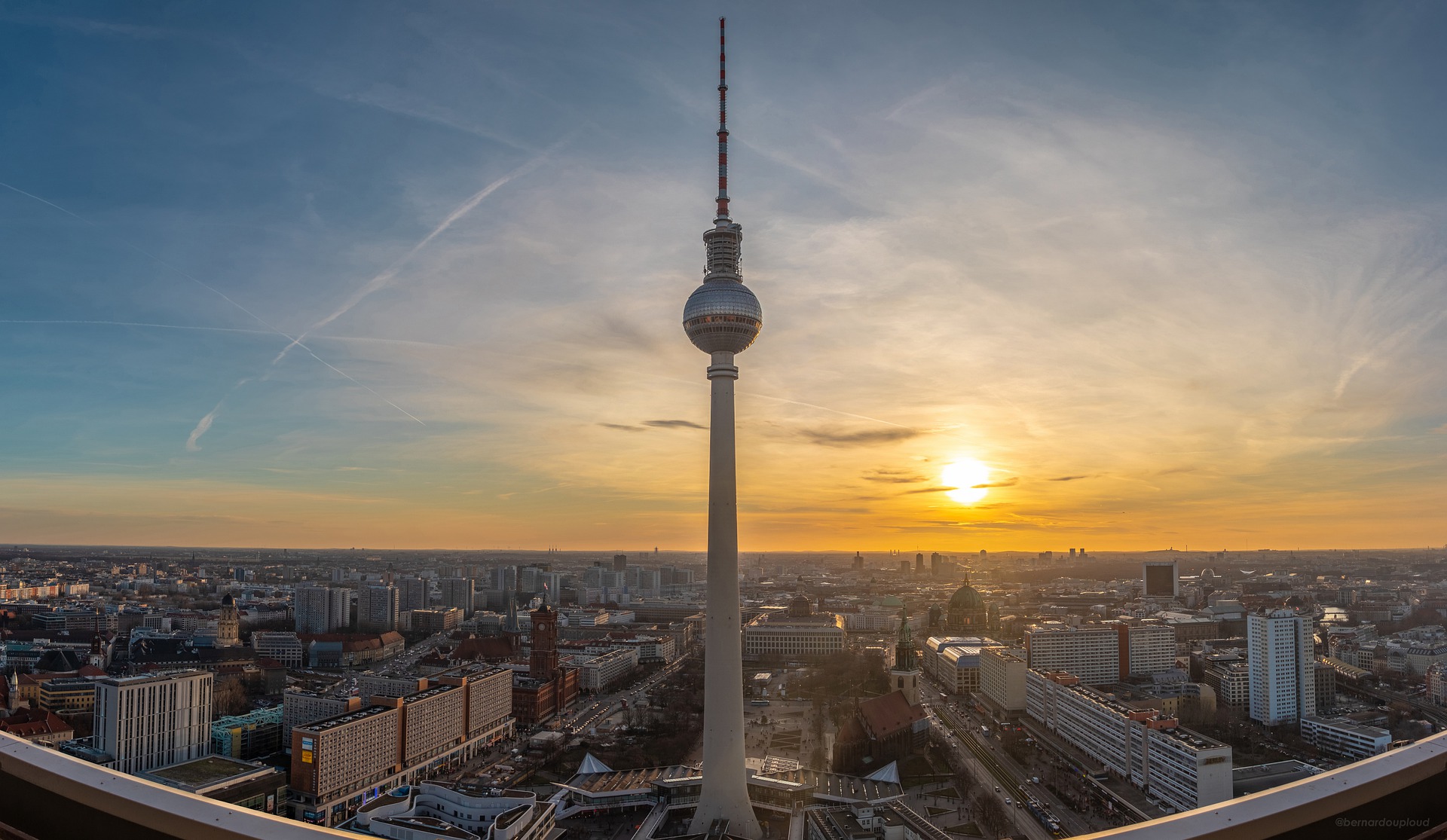 Берлинская телебашня - самое высокое здание в Германии.