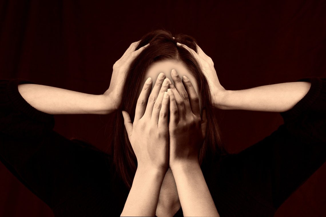 Почему у женщин болит голова? Отчего это случается часто?